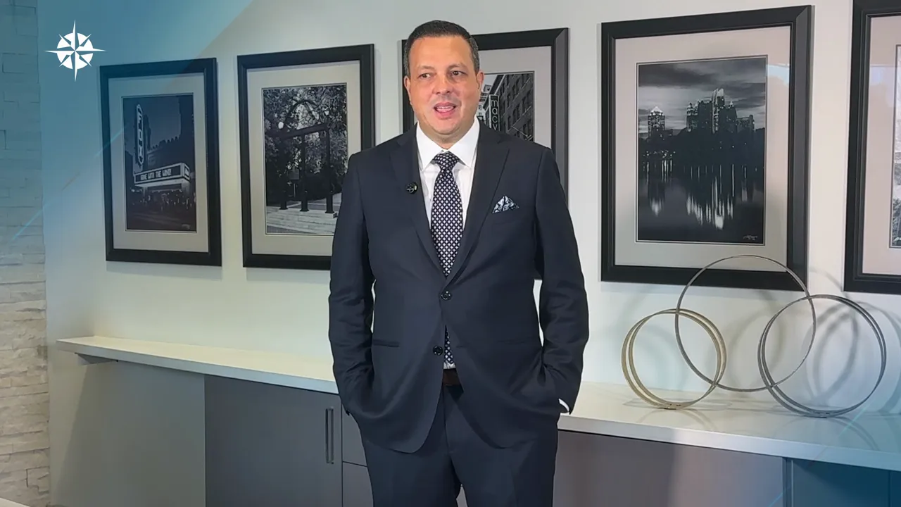 Dax López durante la entrevista con MundoNow