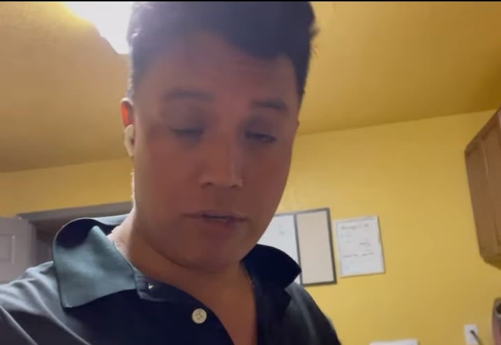 How is La Mayrita, wife of El Charro who offended immigrants?