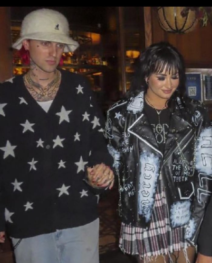 Demi Lovato does not hide her relationship with Jute$