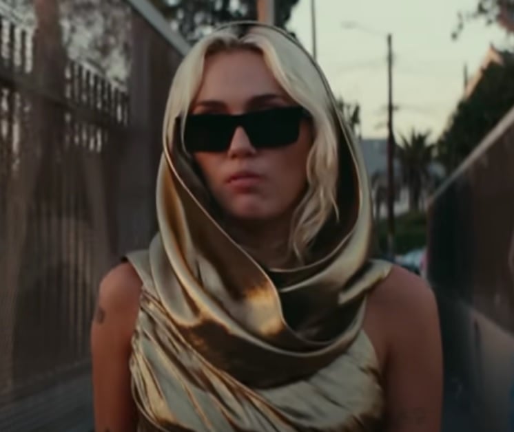 Miley Cyrus se venga de su ex con Flowers, como Shakira