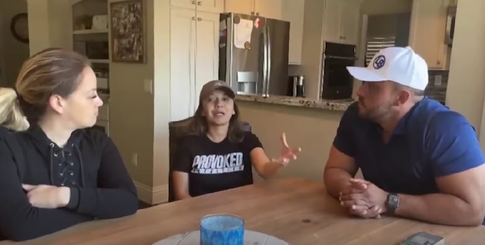 "¡Le pido perdón a mi esposa!", dice Juan Rivera