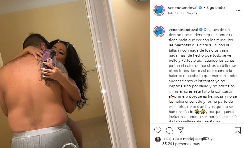 Veneno Sandoval appears with her husband from the shower Nick Hernández