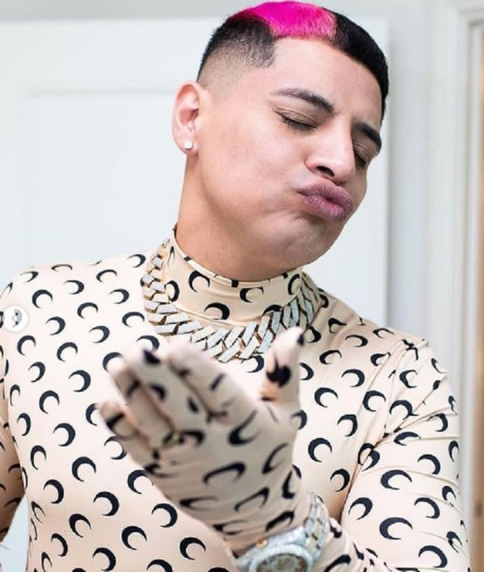The reviews for Eduin Caz follow: "And these are the representatives of Mexican music?"