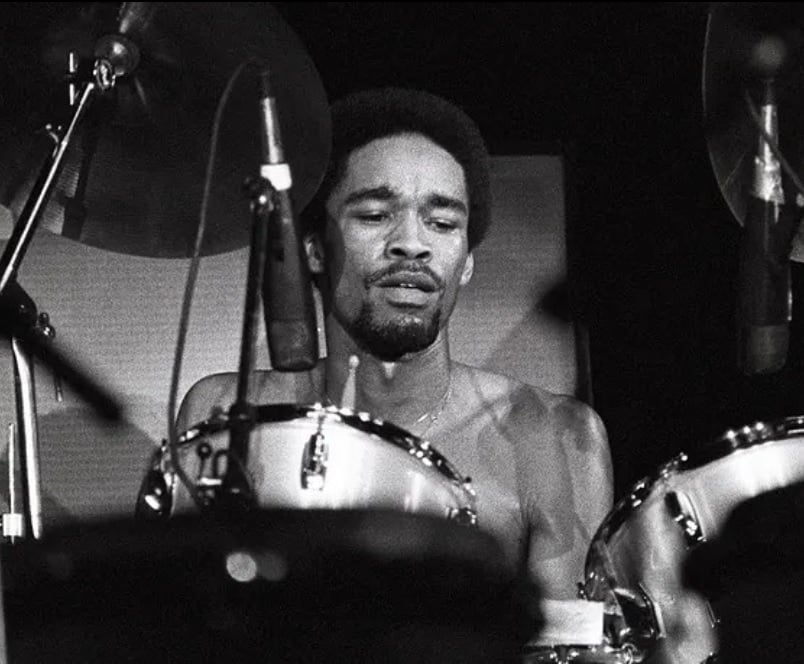 Lenny Kravitz lamenta la muerte de Fred White