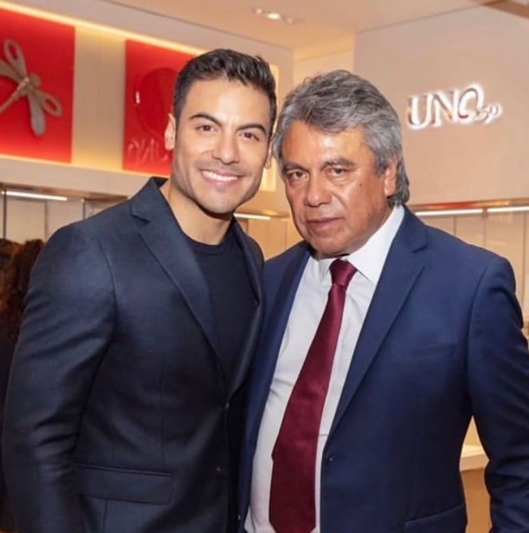 El papá de Carlos Rivera habría sufrido un infarto fulminante