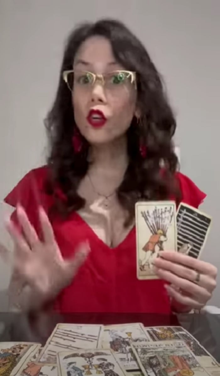 La madre de Valentina Trespalacios tendría 'la conciencia sucia', dice la Hija de Nostradamus