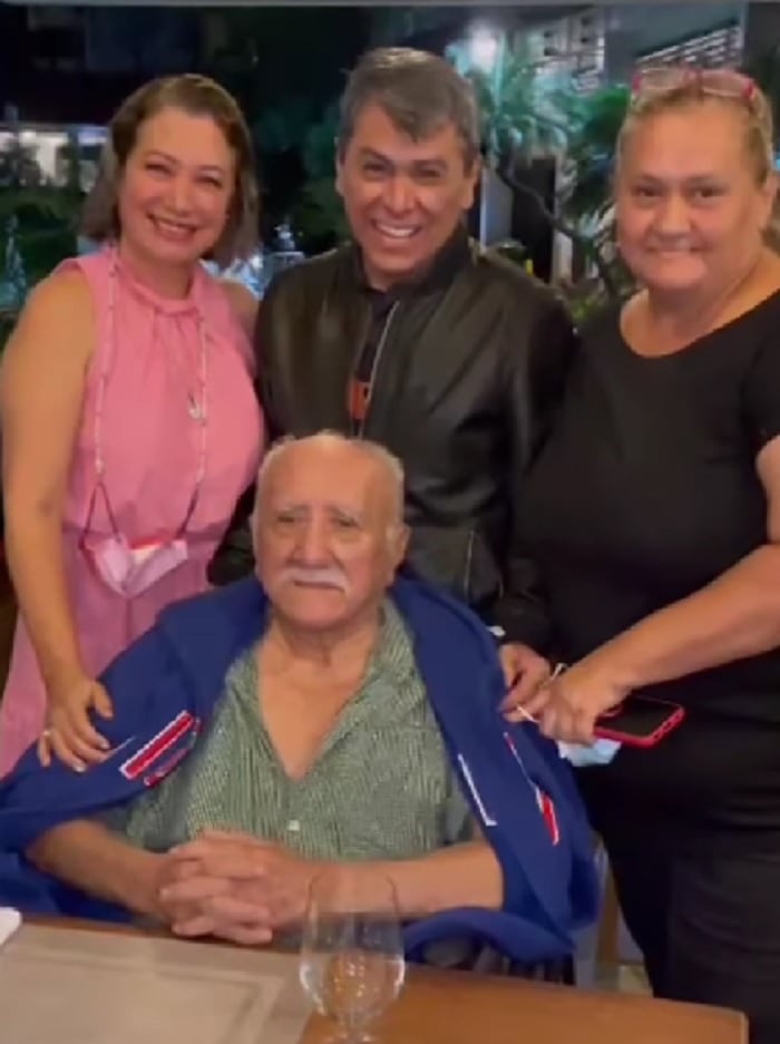 "Hasta el cielo y hasta pronto": Álvaro Torres le da el último adiós a su padre