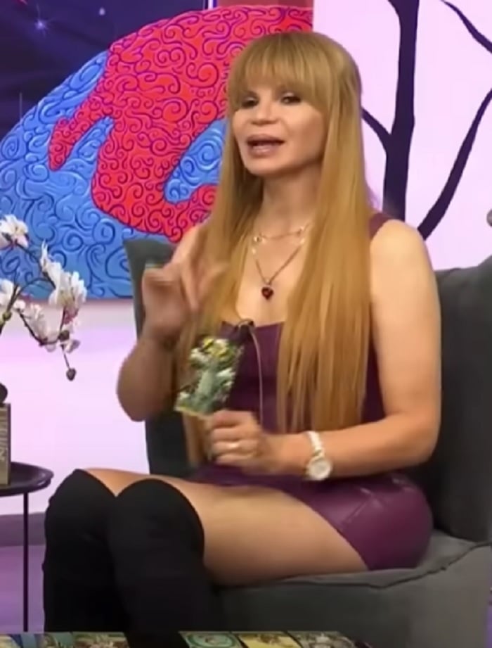 Mhoni Vidente advierte la llegada de un huracán