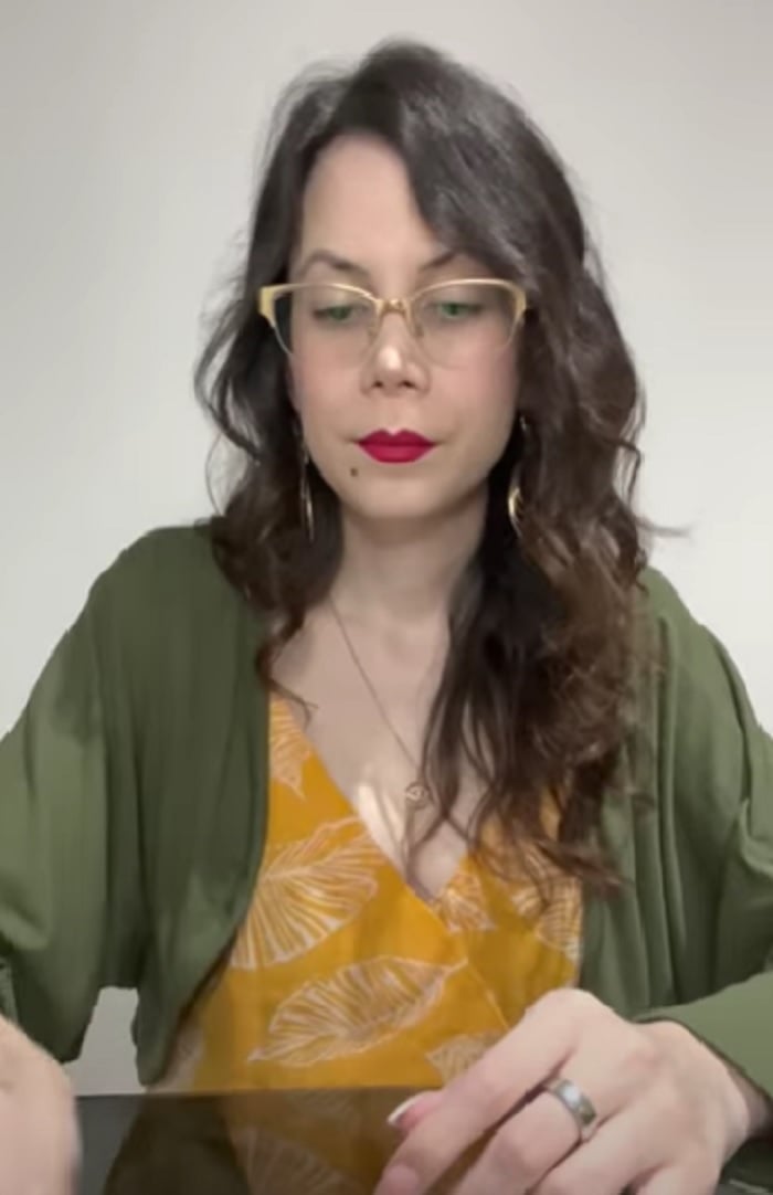Hija de Nostradamus sugiere tener cuidado con posibles atentados y tiroteos