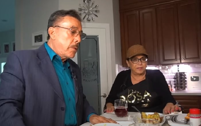 Neither Don Pedro nor Señora Rosa drink enough water