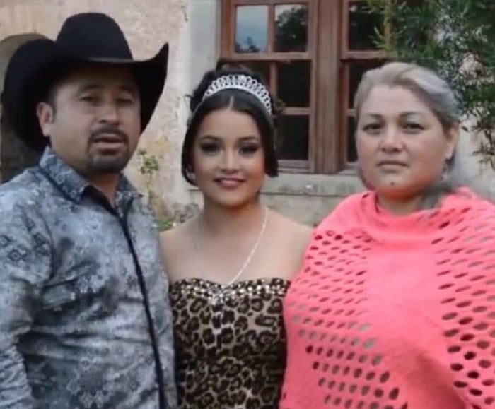Quinceañera Rubí chiva