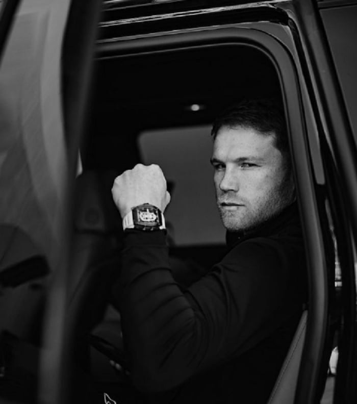 Canelo es de los deportistas más ricos del mundo