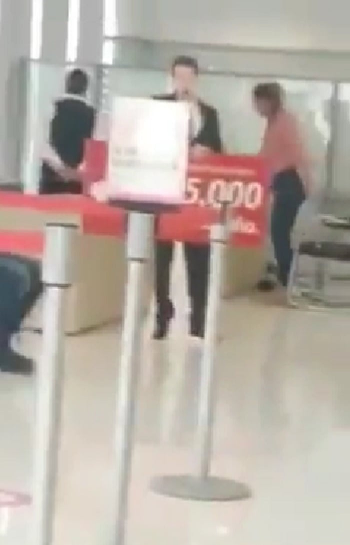 Algunas personas se ponen de lado de Lady DEA