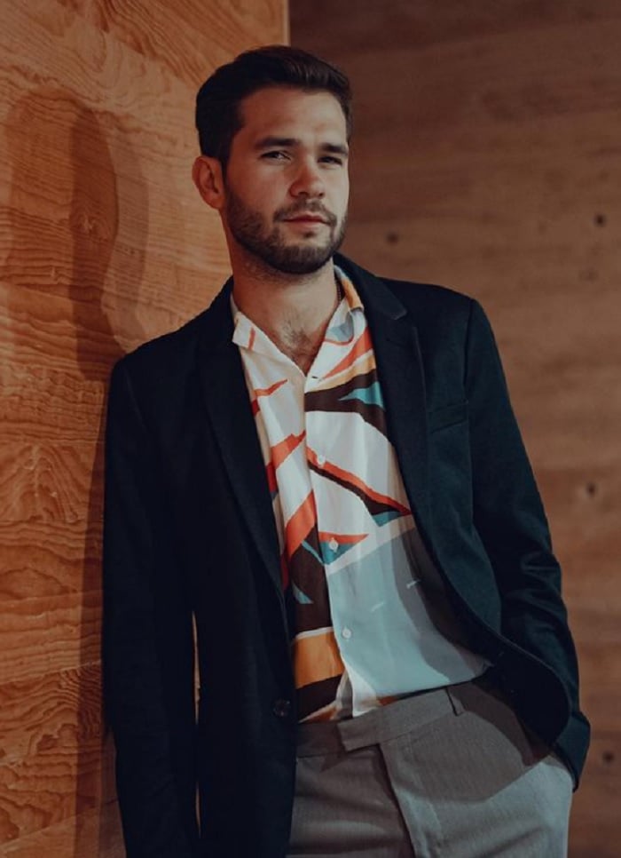 "A veces me escribo canciones": Mauricio Garza