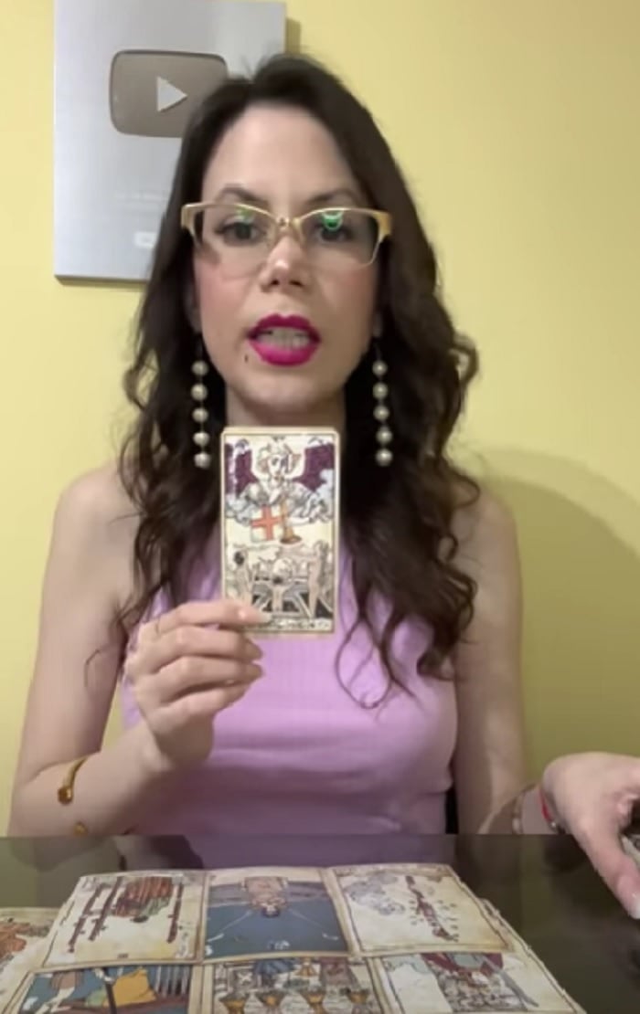 La Hija de Nostradamus dice que "se acerca el luto en El Vaticano"