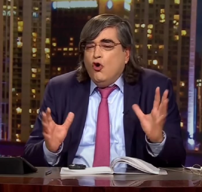 Jaime Bayly critica unas frases en particular de la canción de Shakira