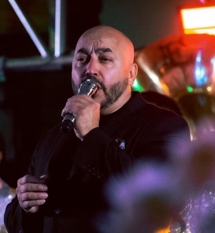 Aseguran que Lupillo Rivera pagó 'una millonada' para que no se filtraran fotos íntimas con Belinda