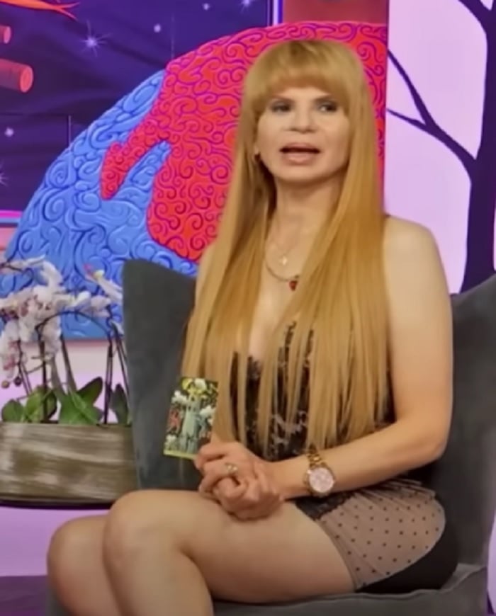 Mhoni Vidente tiene noticias de Clara Chía