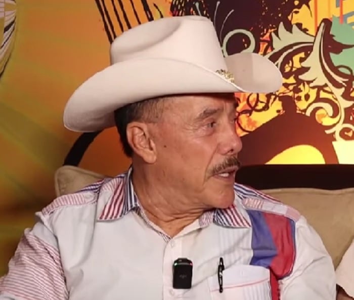 Don Pedro Rivera says that "where is it, you see"