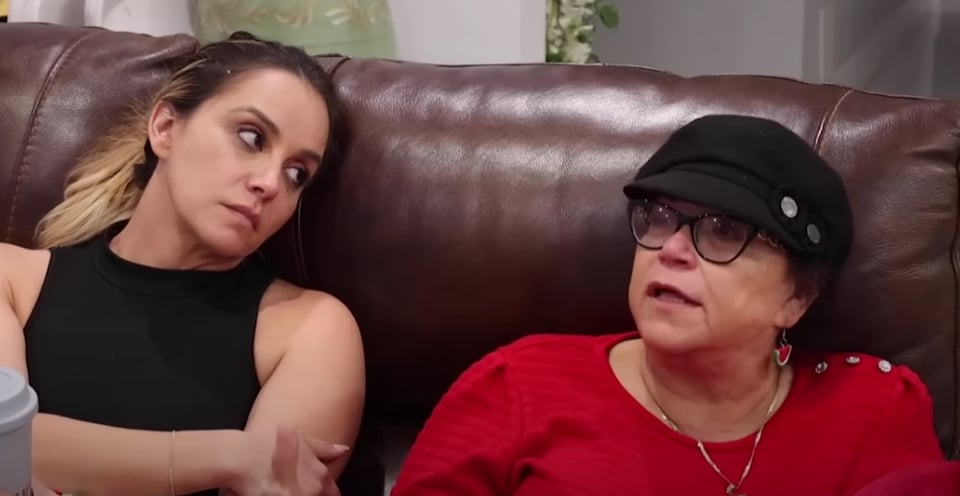 Rosie muestra el regalo que le dio Jenni Rivera antes de morir