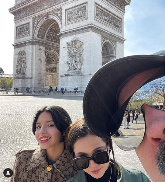 "About to spend everything through the triumphal arch"