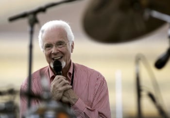 DESPIDEN A PETER NERO