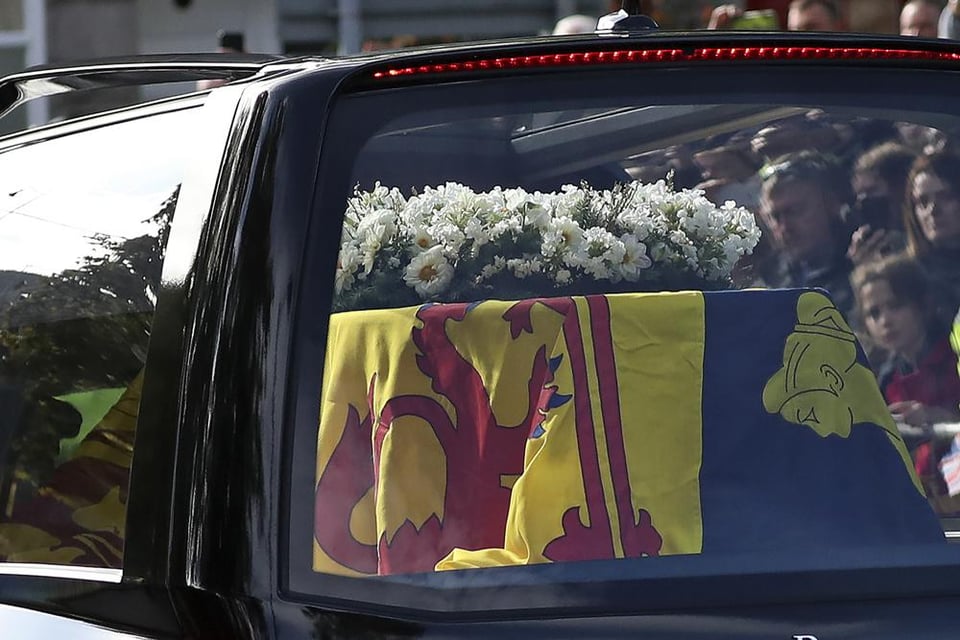 Meghan Markle y el Príncipe Harry reaparecen ante la realeza