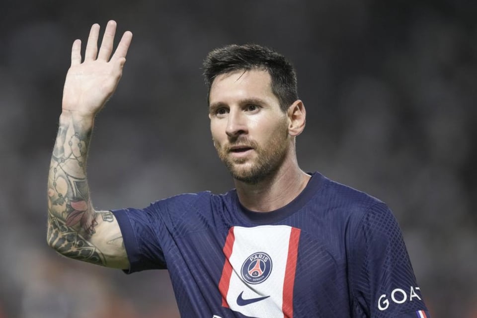 Goleada del PSG sobre el Clermont; Messi mete golazo de chilena