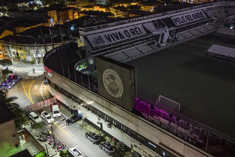 Funeral de Pelé: Fanáticos se despiden del exfutbolista