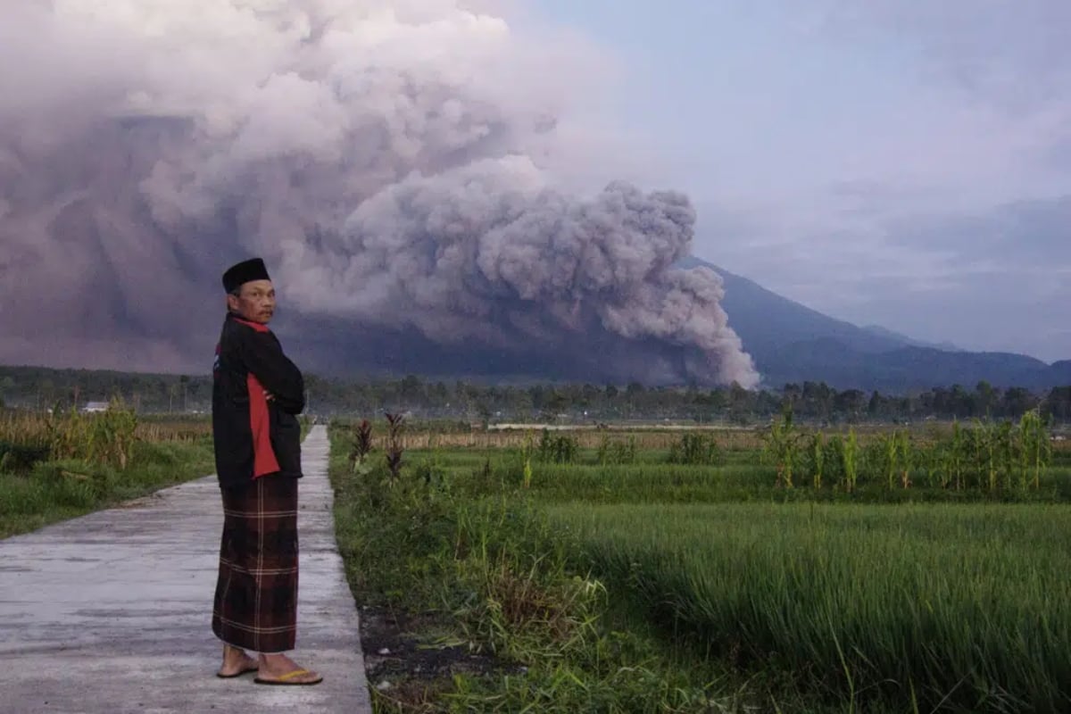 Alerta en Indonesia por erupción del volcán Monte Semeru