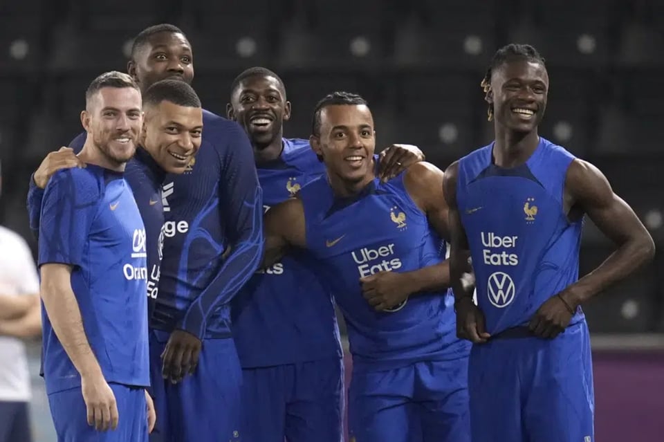 Francia sufre la baja de 5 jugadores a horas de la final del Mundial de Qatar