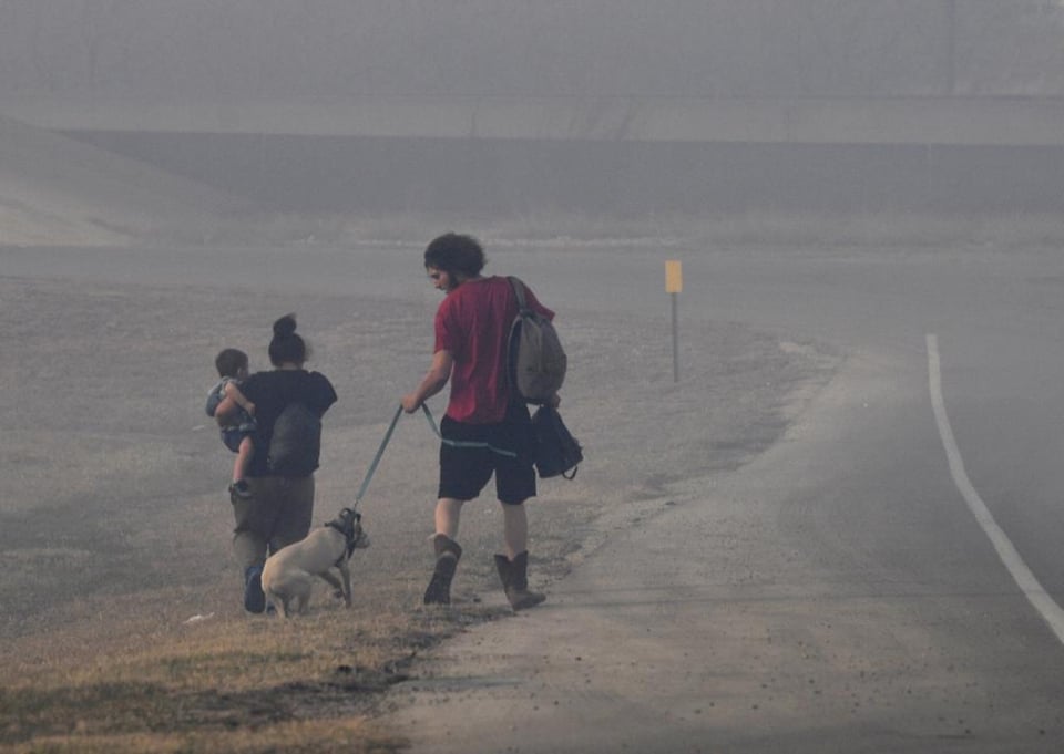 Evacuan a miles de habitantes en Texas por enormes incendios (FOTOS) featured image