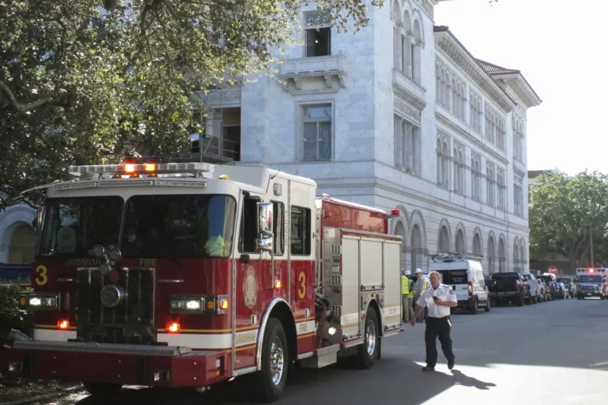 Reportan derrumbe de piso en el palacio de justicia estadounidense de Savannah
