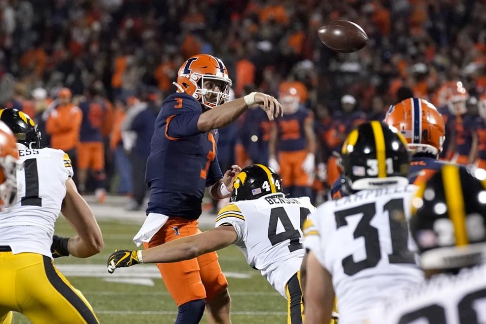 Iowa football: Tuvieron dificultades para mover el balón