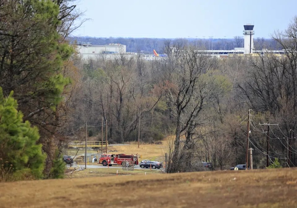 Avión se estrella y deja varios muertos, iban rumbo a la explosión de una planta industrial en Ohio