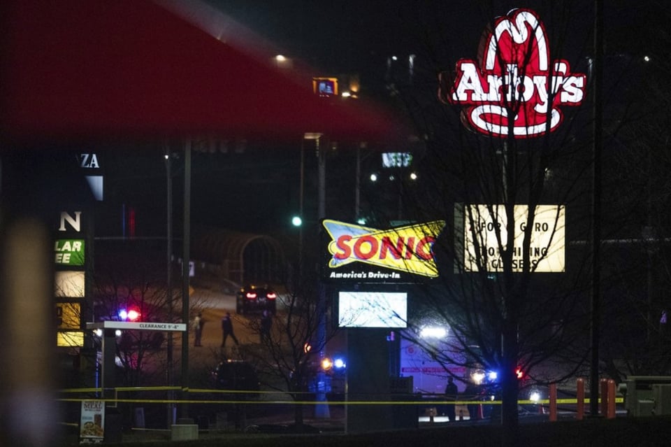 Fiscal pide pena de muerte para hispano tras tiroteo en restaurante que dejó 2 muertos