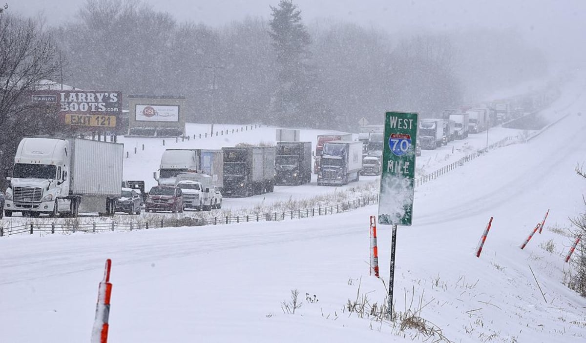Tormenta invernal deja saldo mortal y a miles sin electricidad en EEUU