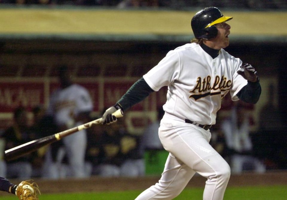 Expelotero de Grandes Ligas, Jeremy Giambi, fallece a los 47 años