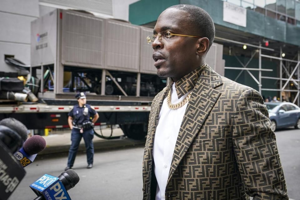 Roban a pastor de Nueva York en pleno sermón