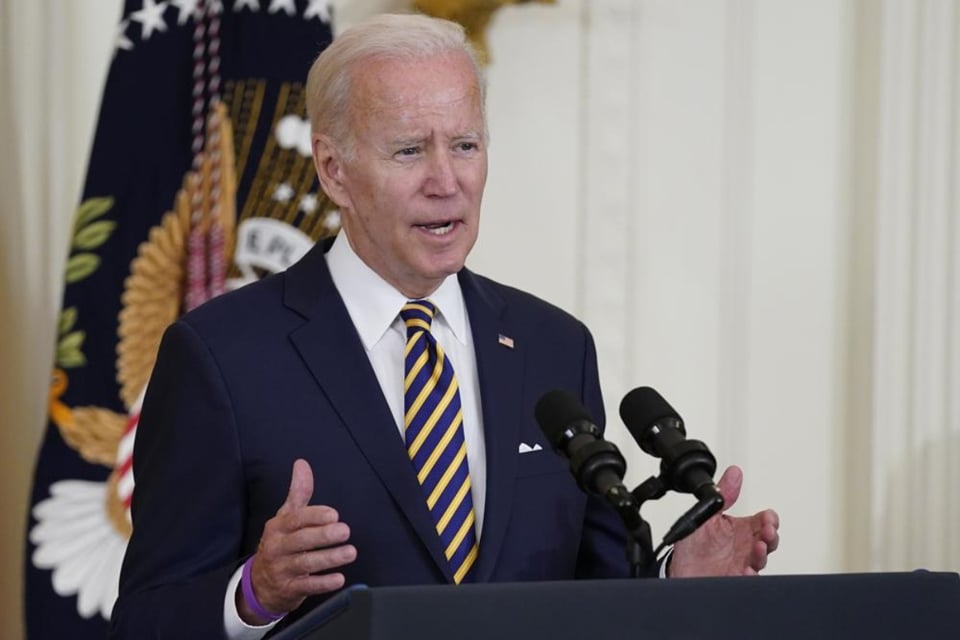 Se espera que Biden anuncie condonación de deuda de préstamos estudiantiles para millones en EEUU