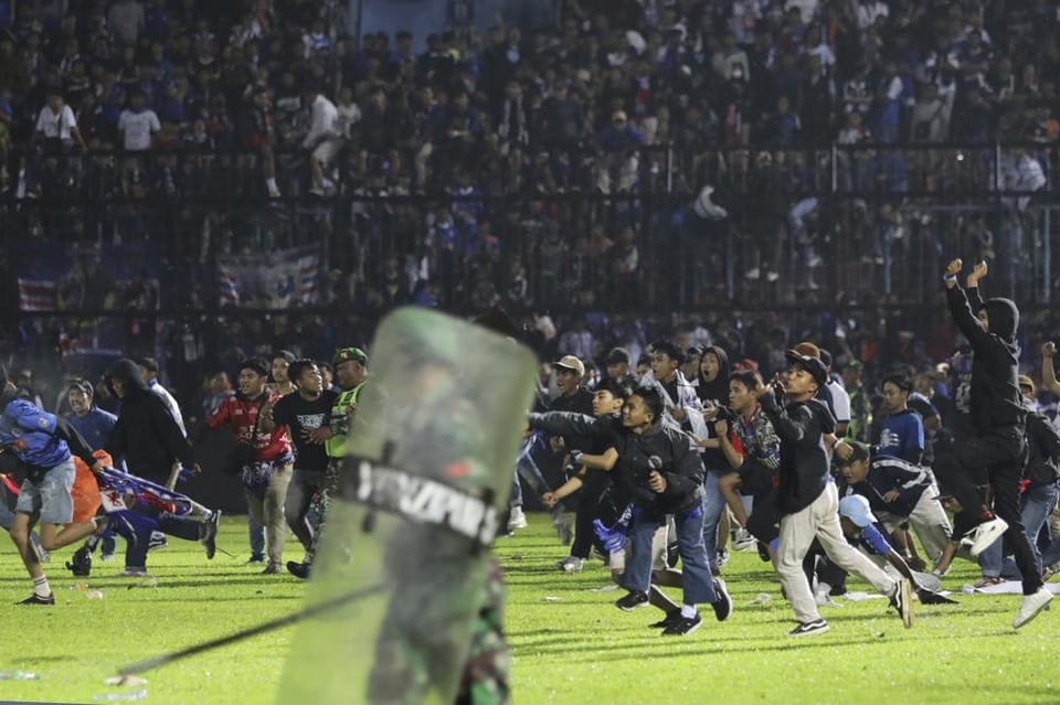 policía