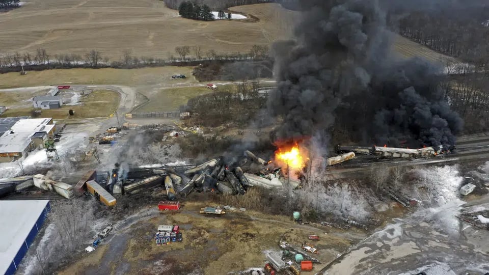 Descarrilamiento tren incendio Ohio: Transportaban materiales peligrosos