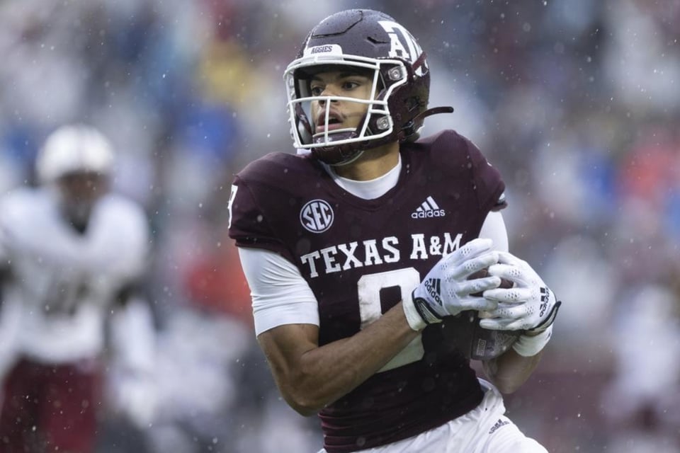 El estadio de fútbol de Texas A&M queda vacío en pleno juego contra UMass (VIDEO)