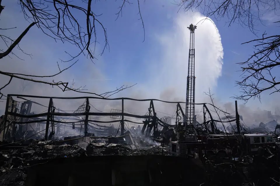 Orden evacuación incendio Indiana: Prohiben aceptar plásticos