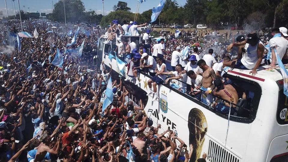 Muertos desfile Selección Argentina: Abandonan la celebración
