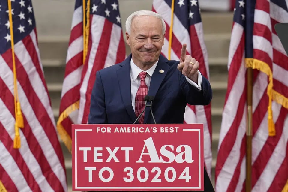 The former governor of Arkansas will seek the presidency on the Republican side