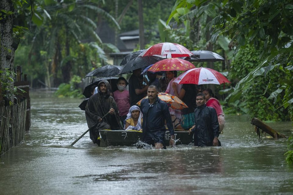 Inundaciones India varios muertos: Millones se han quedado sin hogar