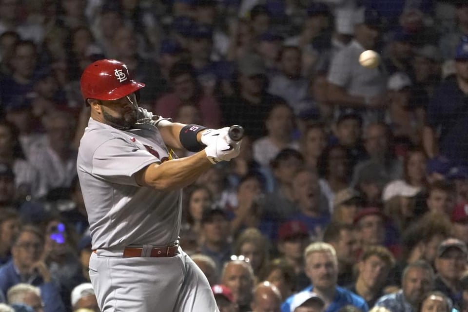 Albert Pujols, bateador de los Cardenales de San Luis, podría terminar su carrera con 700 homeruns