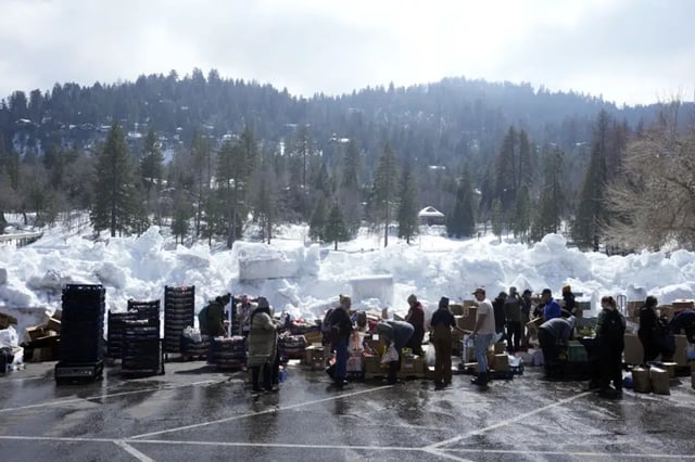 Reportan 3 muertos después de las tormentas de nieve de California