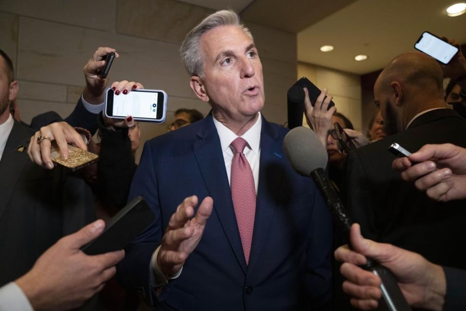 Kevin McCarthy gana nominación republicana a presidente de la Cámara de Representantes